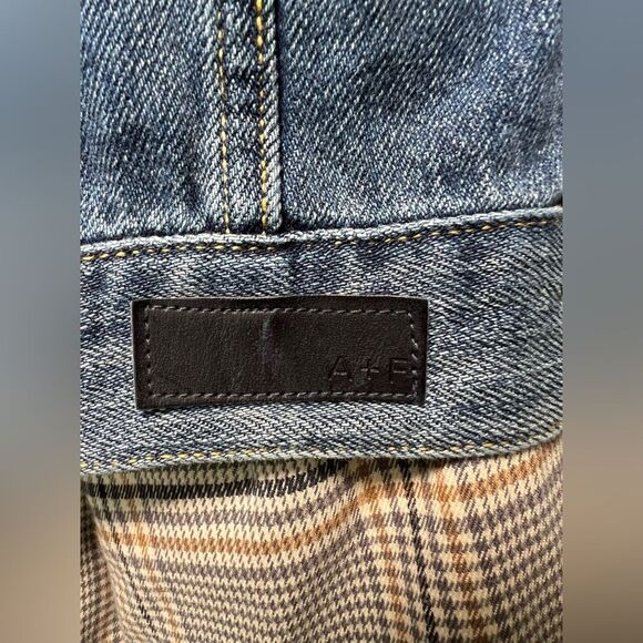 Abercrombie & Fitch Denim Jacket 🔥 Ombré sleeves 🔥 SMALL - Picture 4 of 6